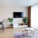 Modernus Butas Prie Ezero *