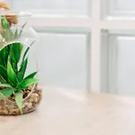 Modernus Butas Prie Ezero Vilnius