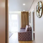 Butas Modernus Butas Prie Ezero *