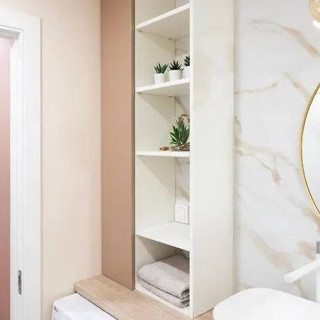 Apartment Modernus Butas Prie Ezero *