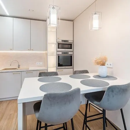 Modernus Butas Prie Ezero Apartment Vilnius