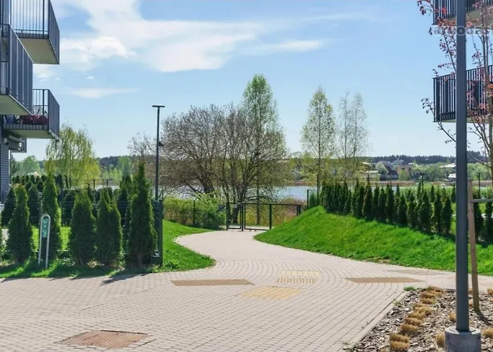 Modernus Butas Prie Ezero Вільнюс